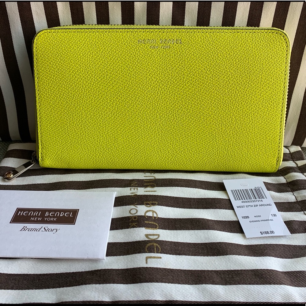 ❗️SOLD❗️Henri Bendel West 57th Zip Around Wallet